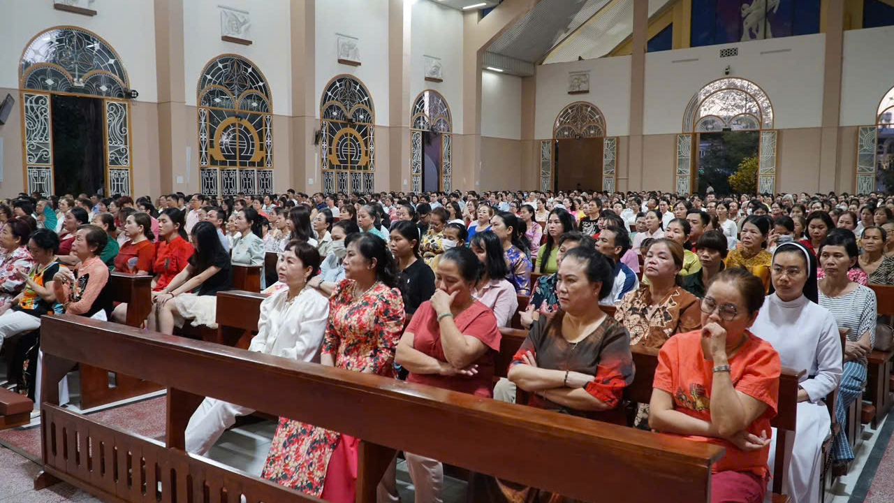 Kính Nhớ Tổ Tiên Mùng Hai Tết Bính Ngọ 2026