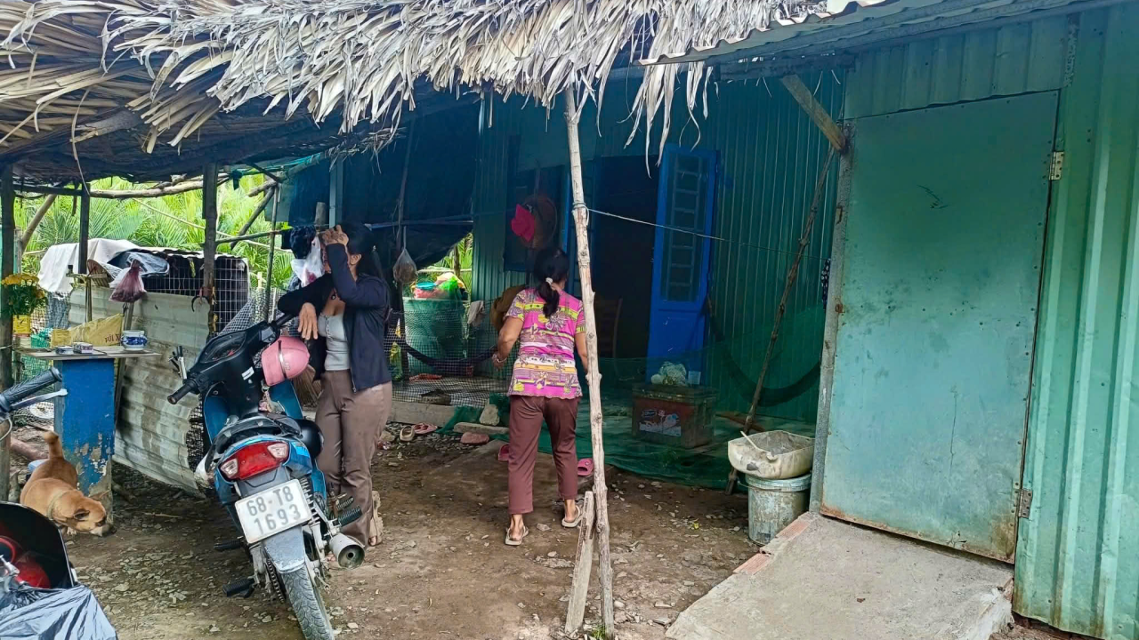 Ban Loan Báo Tin Mừng Thuộc Giáo Điểm Tin Mừng Hạt Xóm Chiếu Thăm Lương Dân Dịp Cuối Năm 2025 