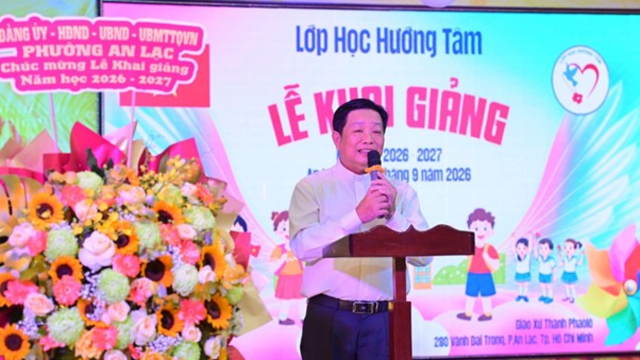 Giáo xứ Thánh Phaolô: trường Hướng Tâm khai giảng năm học mới