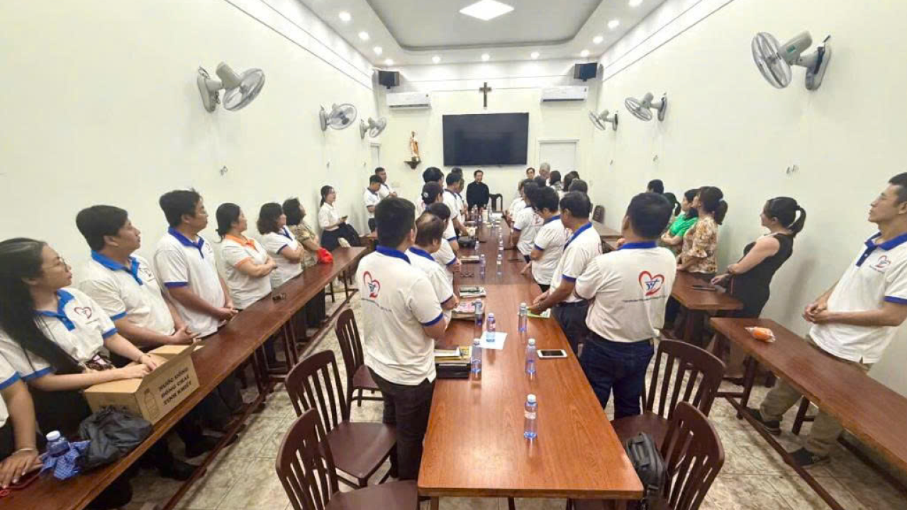 Ban Loan Báo Tin Mừng TGP Chầu Thánh Thể & Mừng Bổn Mạng Cha Giuse Nguyễn Quốc Thắng-Trưởng Ban LBTM TGP Sài Gòn