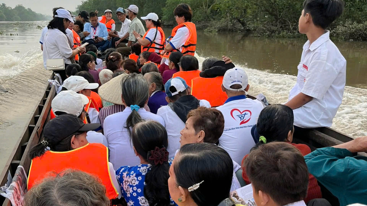 TÌNH CHÚA TRONG LƯƠNG DÂN