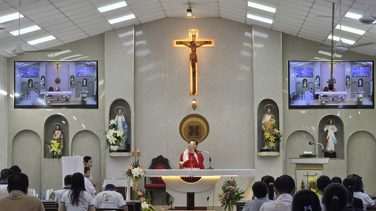 HẠT BÌNH AN CHẦU THÁNH THỂ VÀ HỌP THÁNG 11/2025