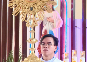 Chầu Thánh Thể Cuối Năm Và Chúc Tết Các Cha Trong Ban Loan Báo Tin Mừng 